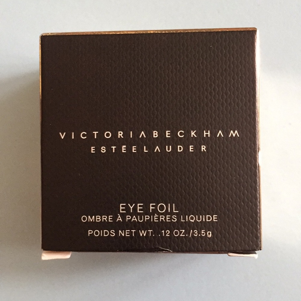 Victoria Beckham by ester lauder eye foil 01 black